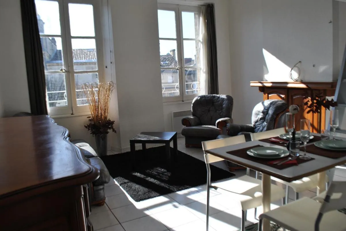 Image 2 of Appartement Boucheries Centre Ville