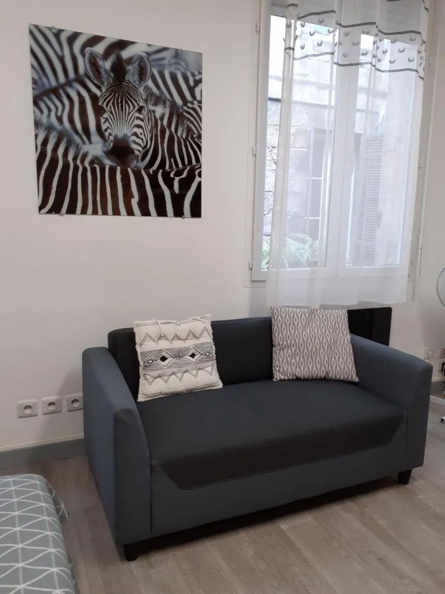 Image 2 of Appartement T1 Hyper Centre place de la Victoire