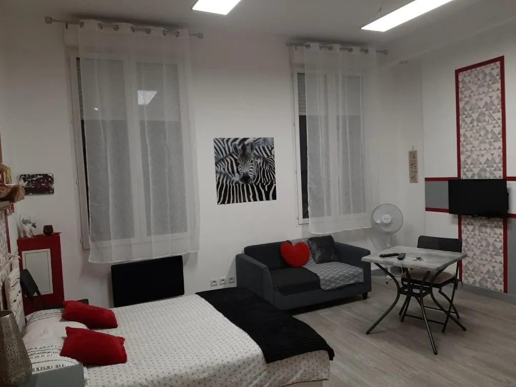 Image 1 of Appartement T1 Hyper Centre place de la Victoire
