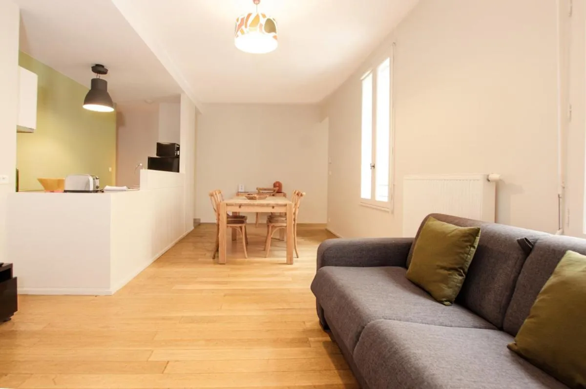 Image 2 of Appartement T2 de Luxe face au Jardin Public