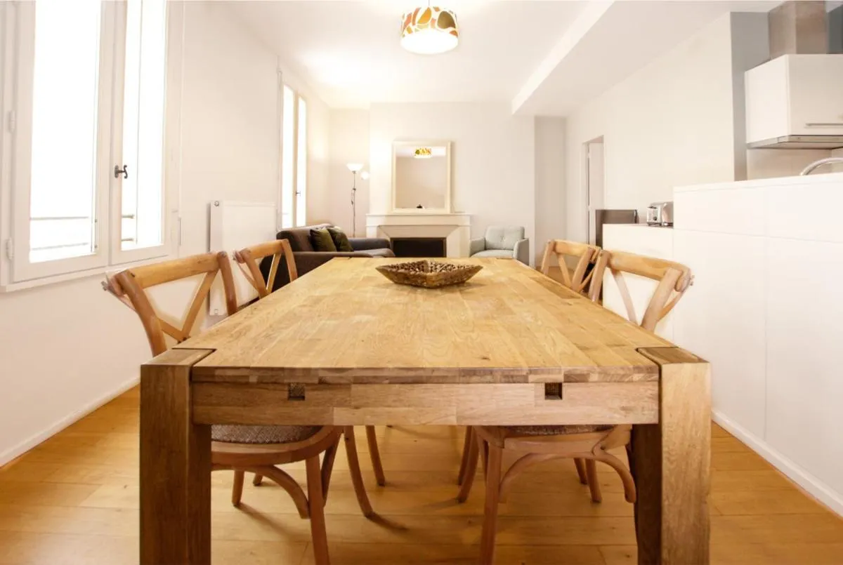 Image 3 of Appartement T2 de Luxe face au Jardin Public