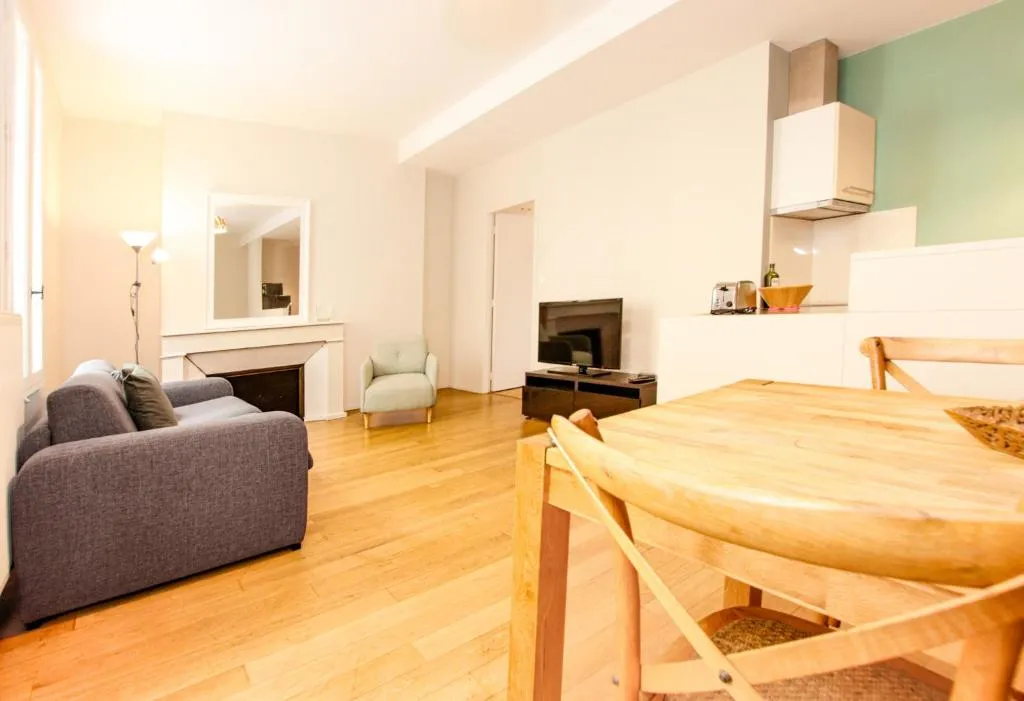 Image of Appartement T2 de Luxe face au Jardin Public