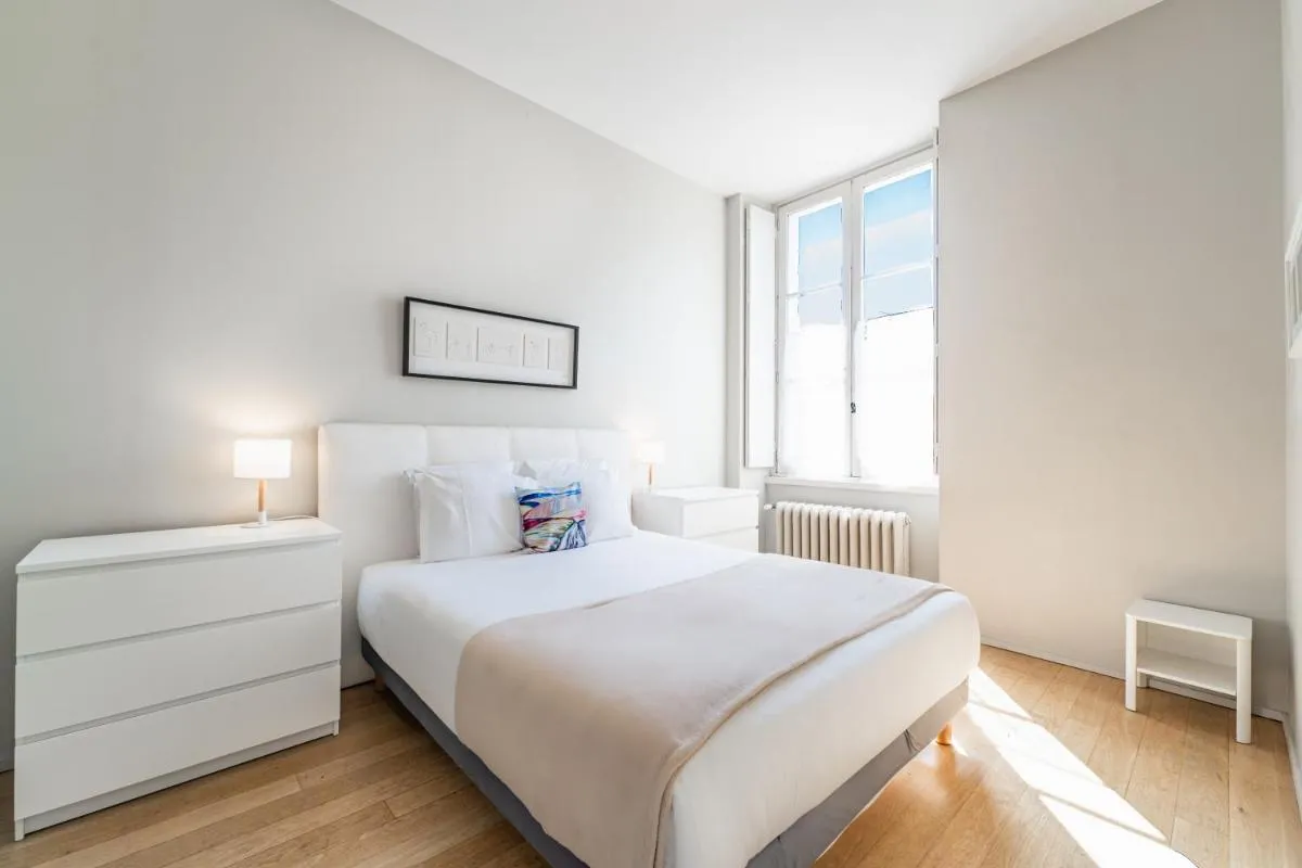 Image 3 of Appartement T3 de Prestige proche du Jardin Public de Bordeaux