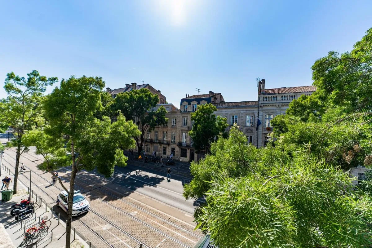 Image 5 of Appartement T3 de Prestige proche du Jardin Public de Bordeaux