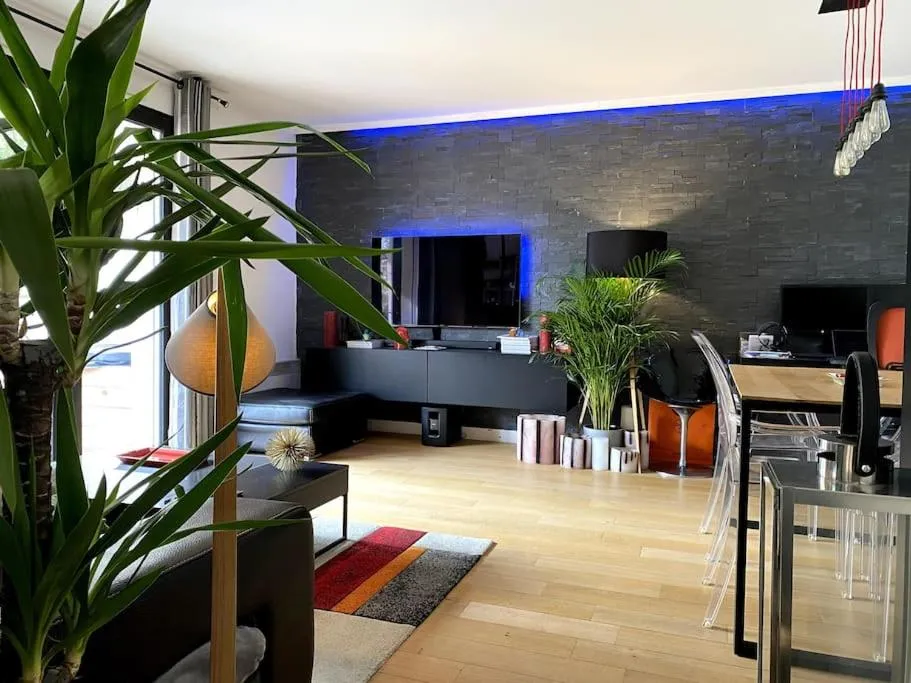 Image 1 of Appartement avec Jacuzzi – Climatisation – Parking