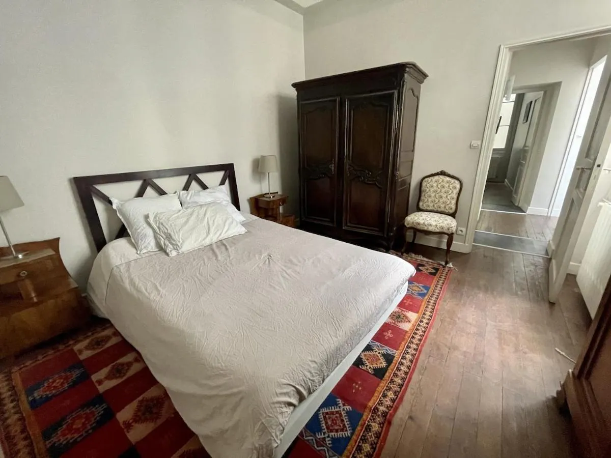 Image 1 of Appartement bourgeois de 100m carré au cœur de Bordeaux