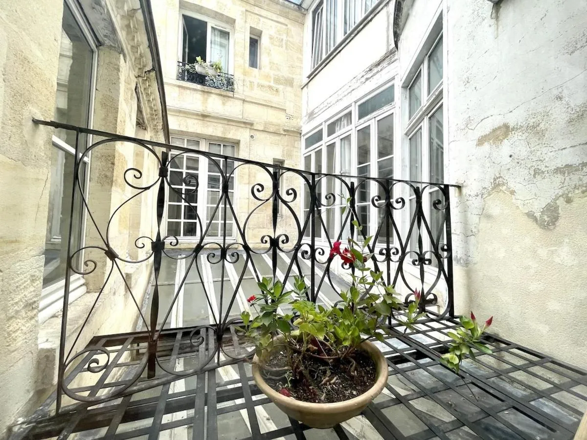 Image 3 of Appartement bourgeois de 100m carré au cœur de Bordeaux