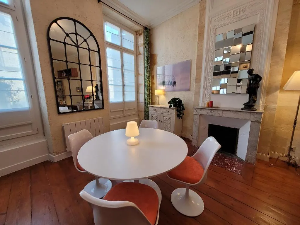 Image of Appartement central typiquement bordelais