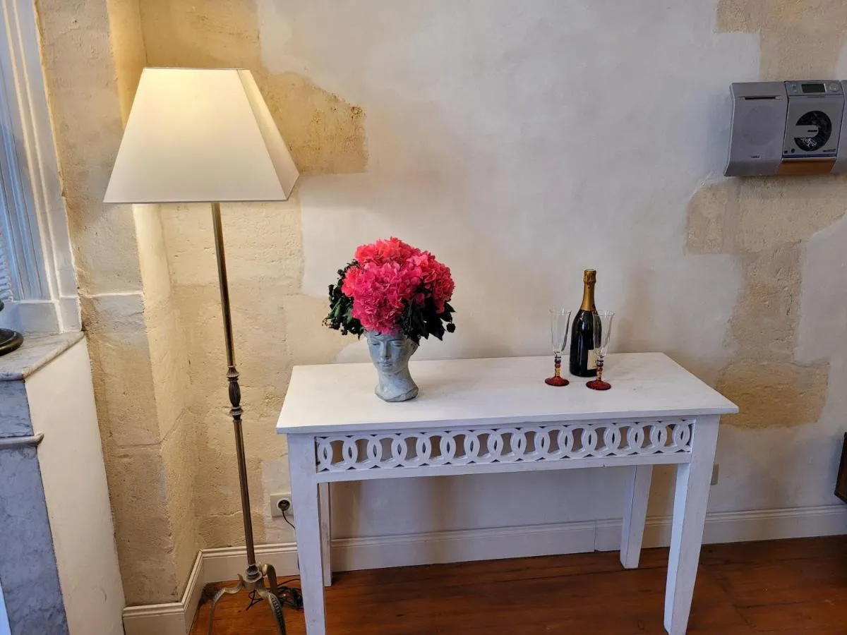 Image 3 of Appartement central typiquement bordelais