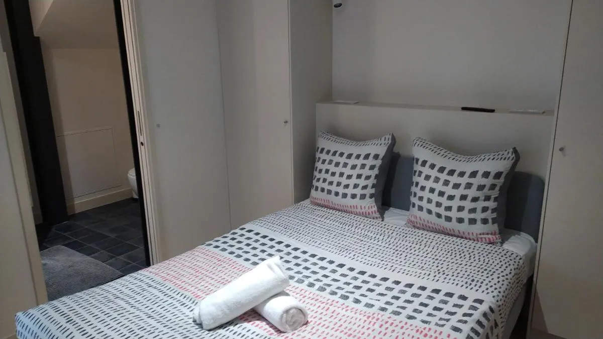 Image 2 of Appartement rénové 1 chambre centre historique