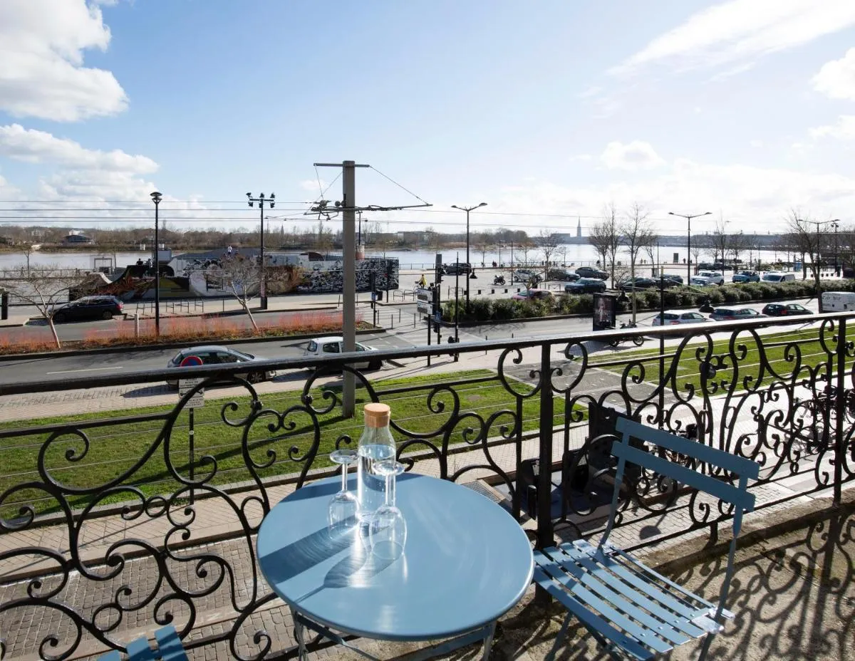 Image 4 of Appartement sur les quais de Bordeaux