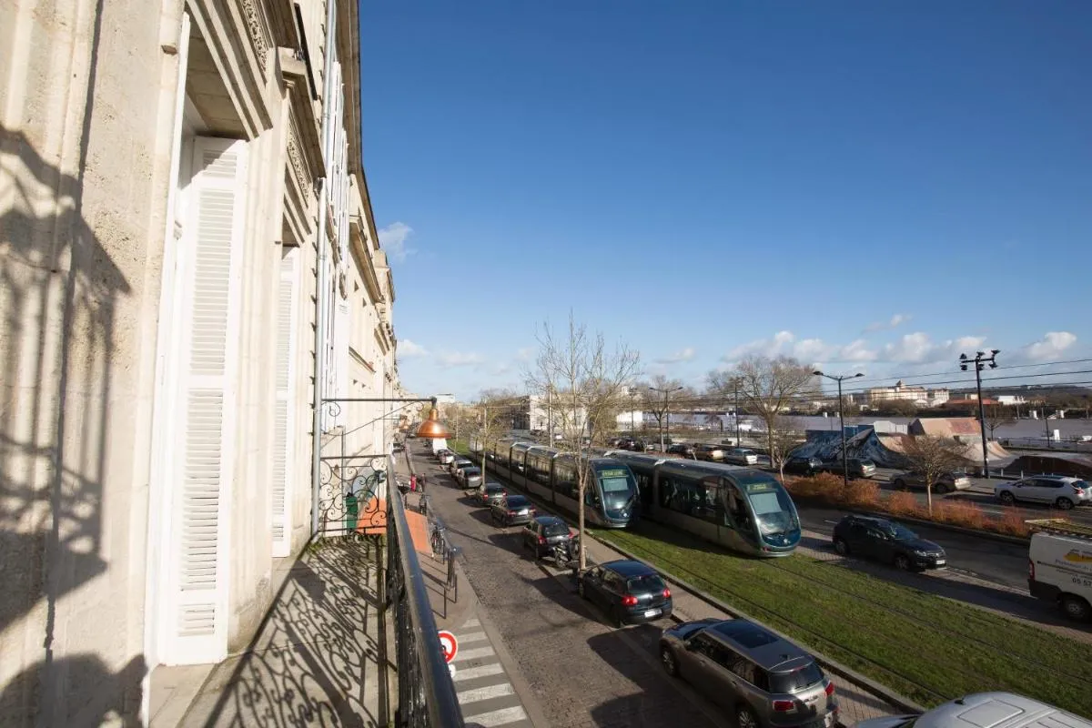 Image 5 of Appartement sur les quais de Bordeaux