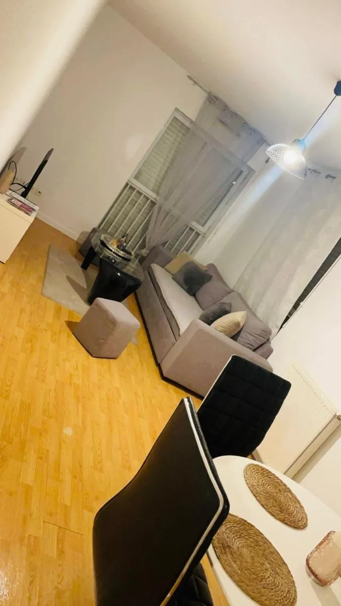 Image 4 of Appartement t2 au chartrons