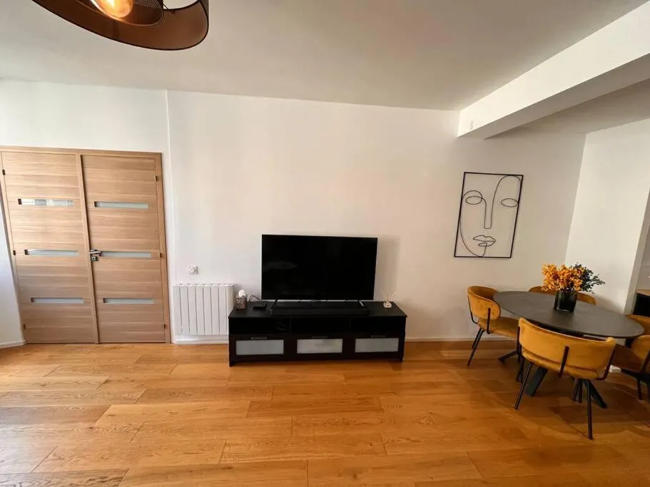 Image 5 of Beautiful Apartment in City Center