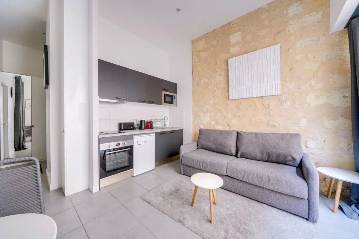 Image 2 of Beautiful apartment Bordeaux with private terrace
