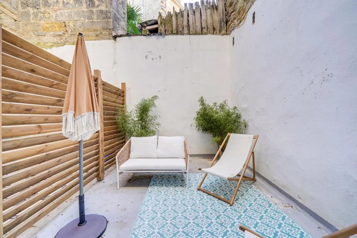 Image 2 of Beautiful apartment in Chartrons with terrace