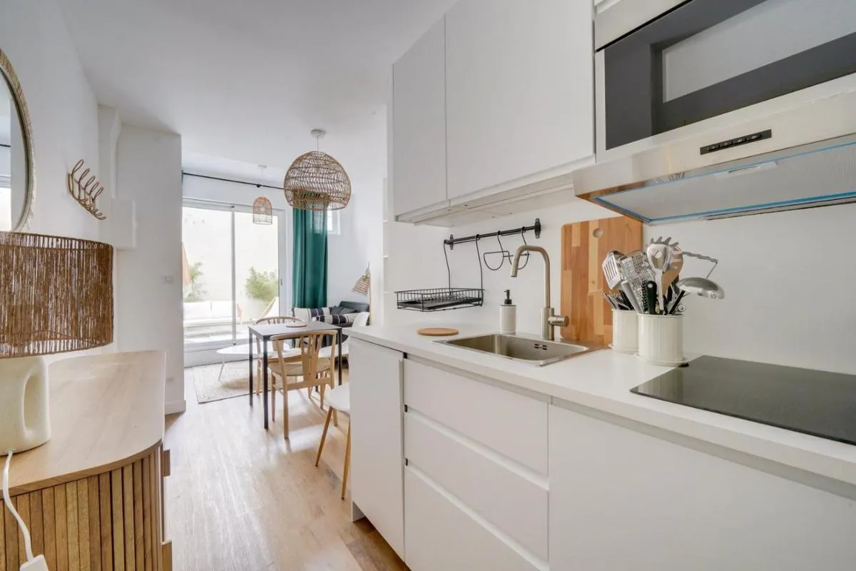 Image 1 of Beautiful apartment in Chartrons with terrace