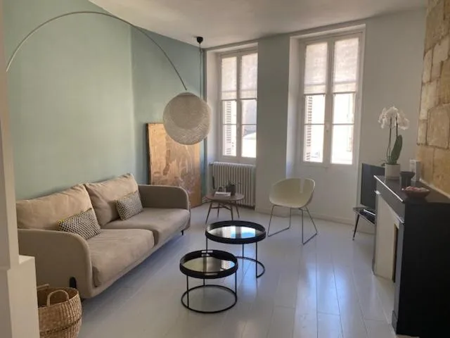 Image 1 of Bô, Peace & Bordeaux