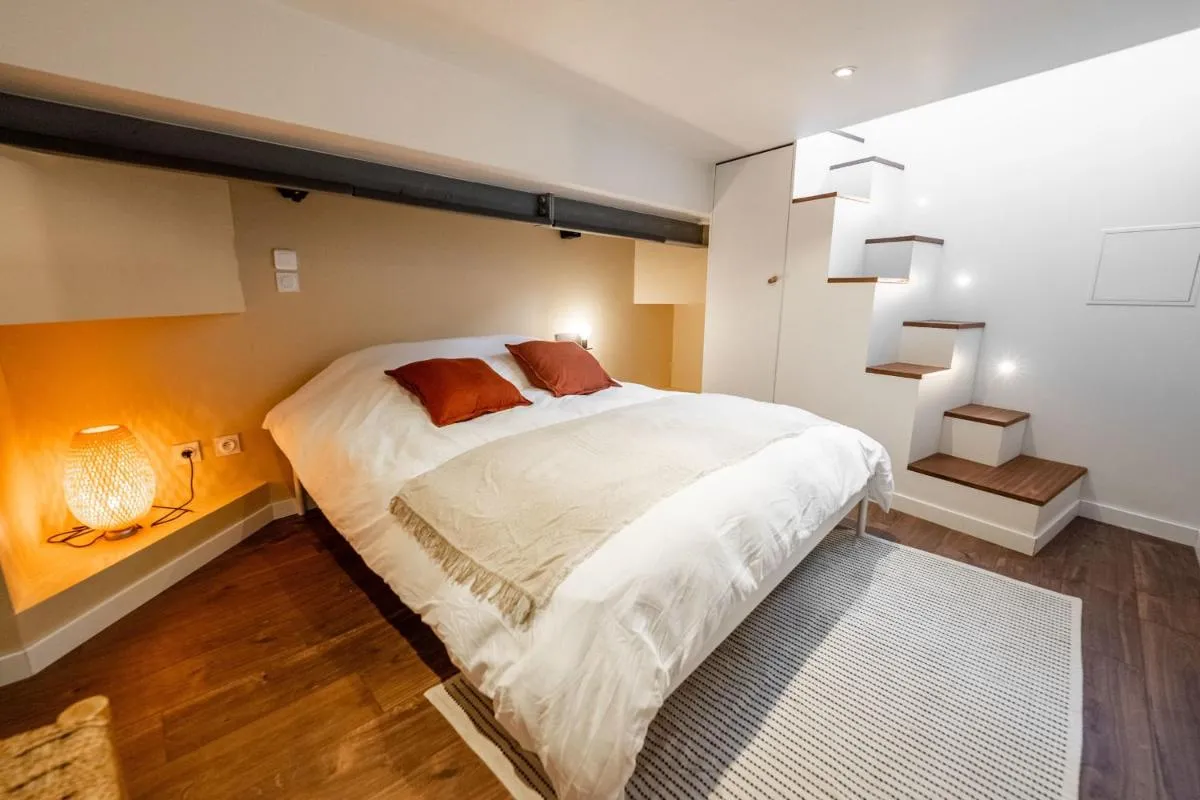 Image 6 of Bright duplex in the city center