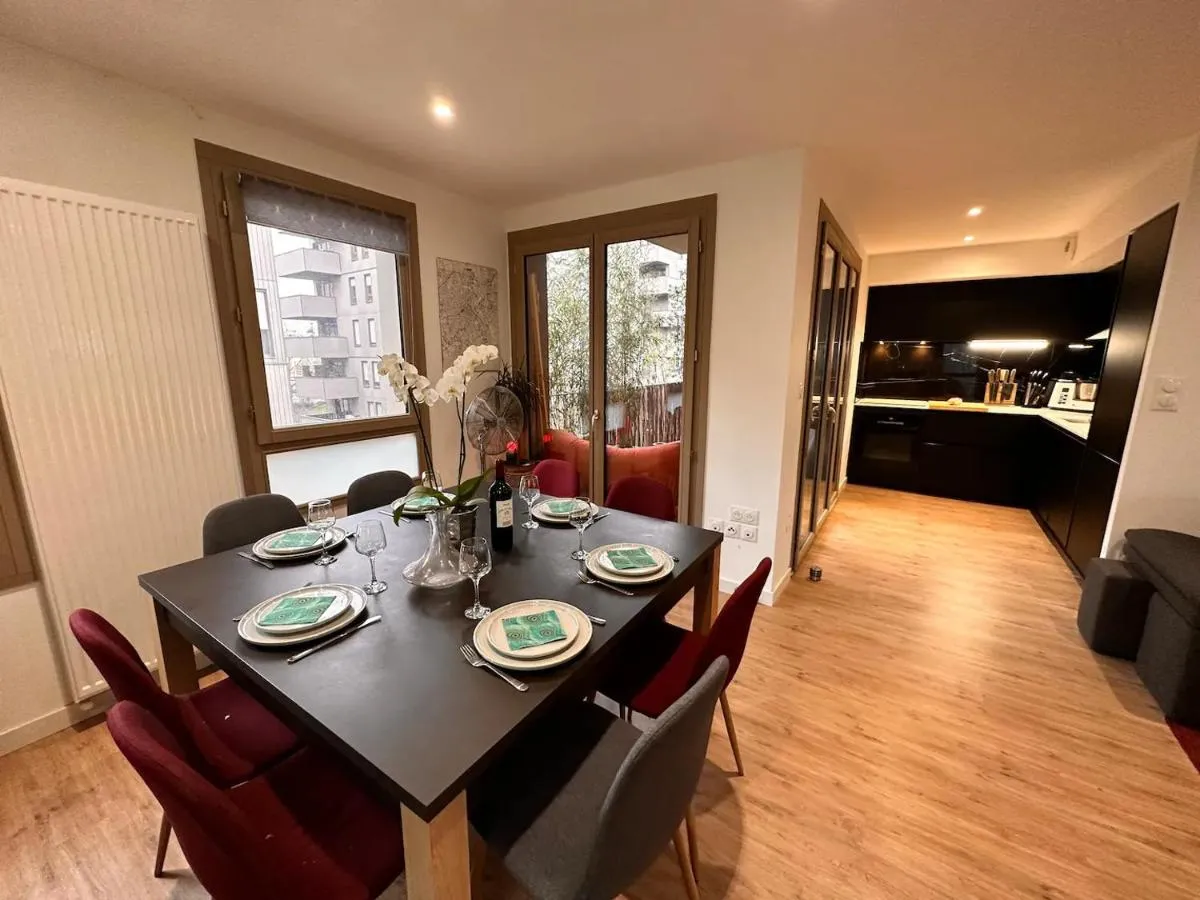 Image 5 of Charmant Duplex Moderne à la Bastide – Un Havre de Confort à Bordeaux