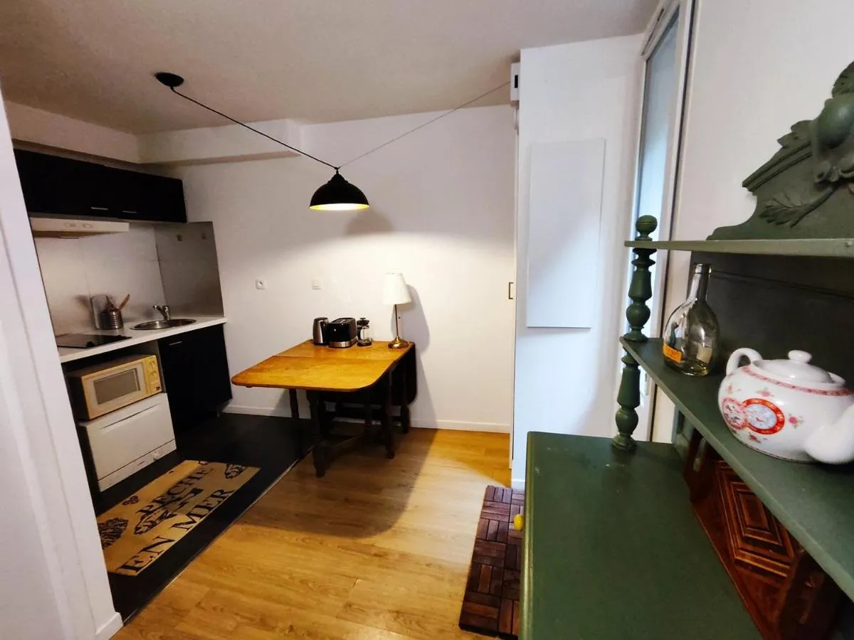 Image 1 of Charming apartment downtown Bordeaux