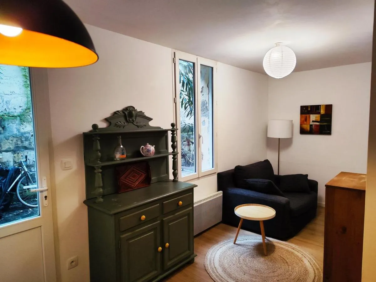 Image 5 of Charming apartment downtown Bordeaux