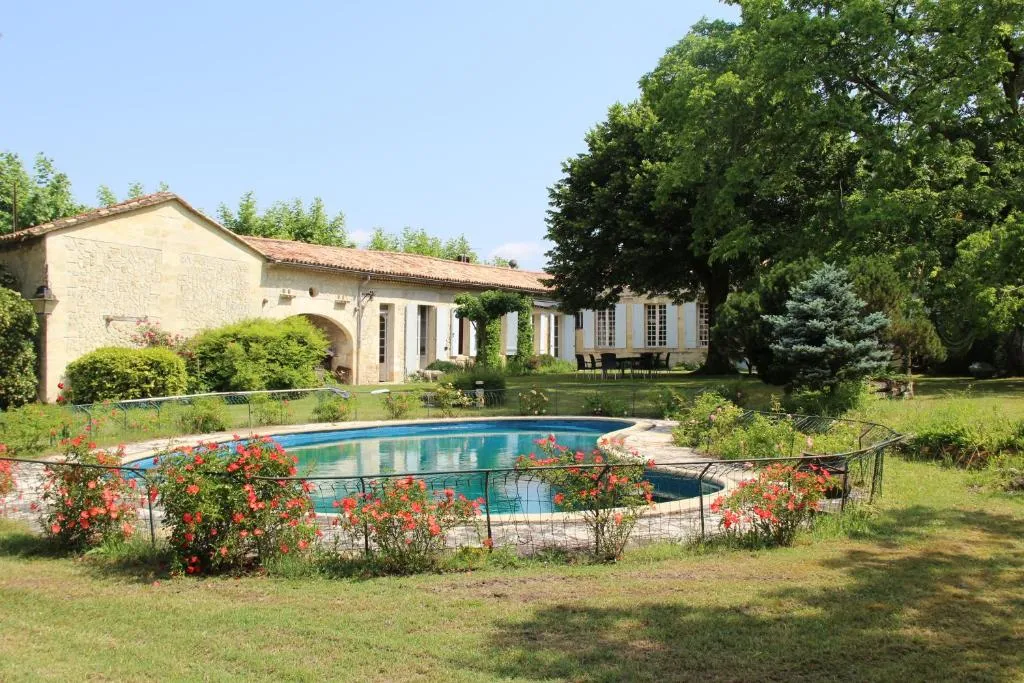 Image of Château Rosemont – Grande maison familiale campagne dans le Médoc avec piscine et tennis à 15 mn Bordeaux