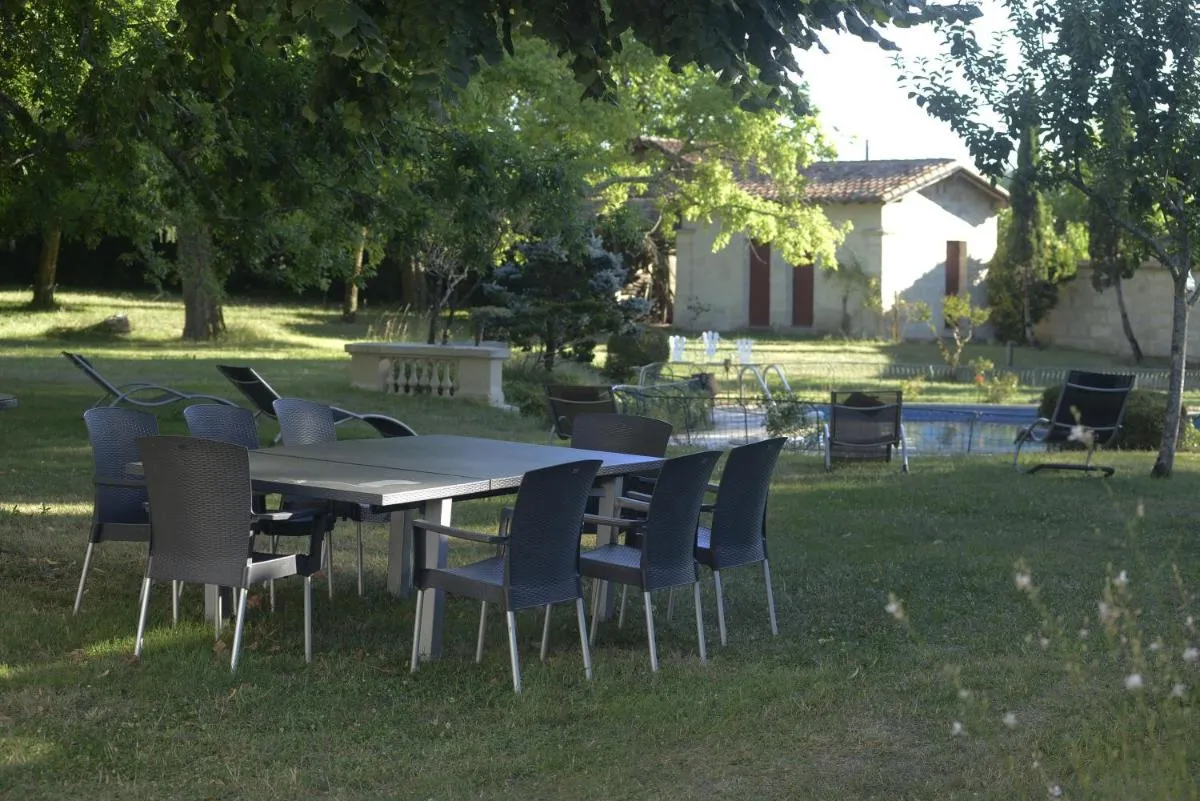 Image 1 of Château Rosemont – Grande maison familiale campagne dans le Médoc avec piscine et tennis à 15 mn Bordeaux