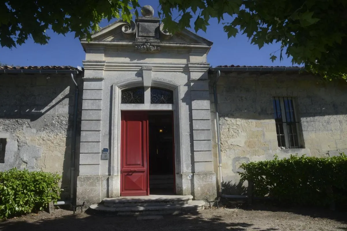 Image 3 of Château Rosemont – Grande maison familiale campagne dans le Médoc avec piscine et tennis à 15 mn Bordeaux