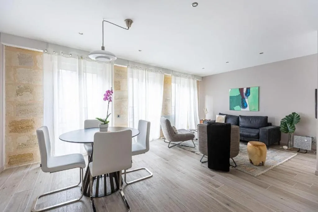 Image 2 of EasyLodge – Appartement 2 chambres Bordeaux