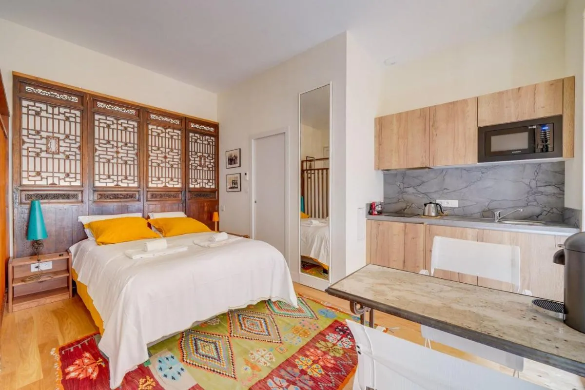 Image 1 of Elegant apartment Bordeaux center