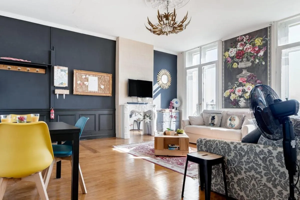 Image 5 of Elegant apartment in Bordeaux at Les Chartrons