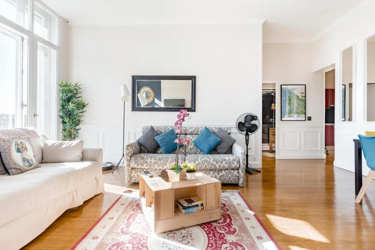 Image 2 of Elegant apartment in Bordeaux at Les Chartrons