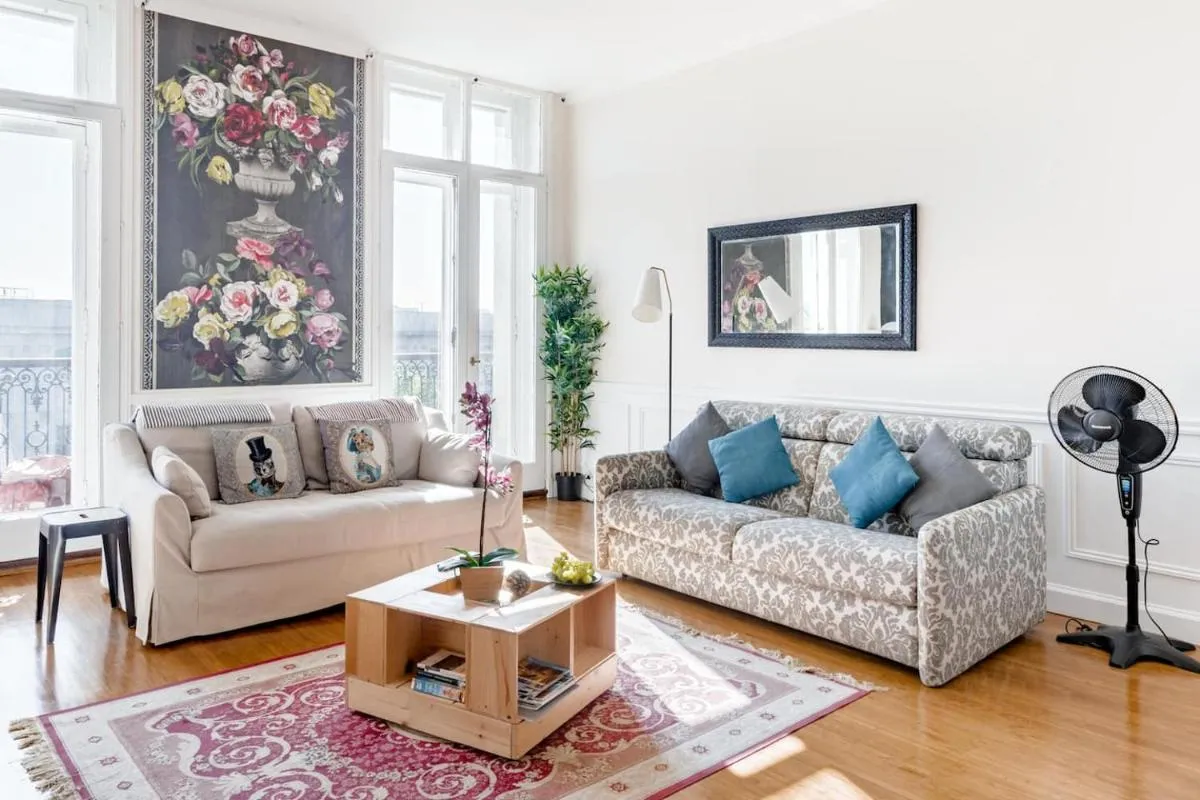 Image 1 of Elegant apartment in Bordeaux at Les Chartrons