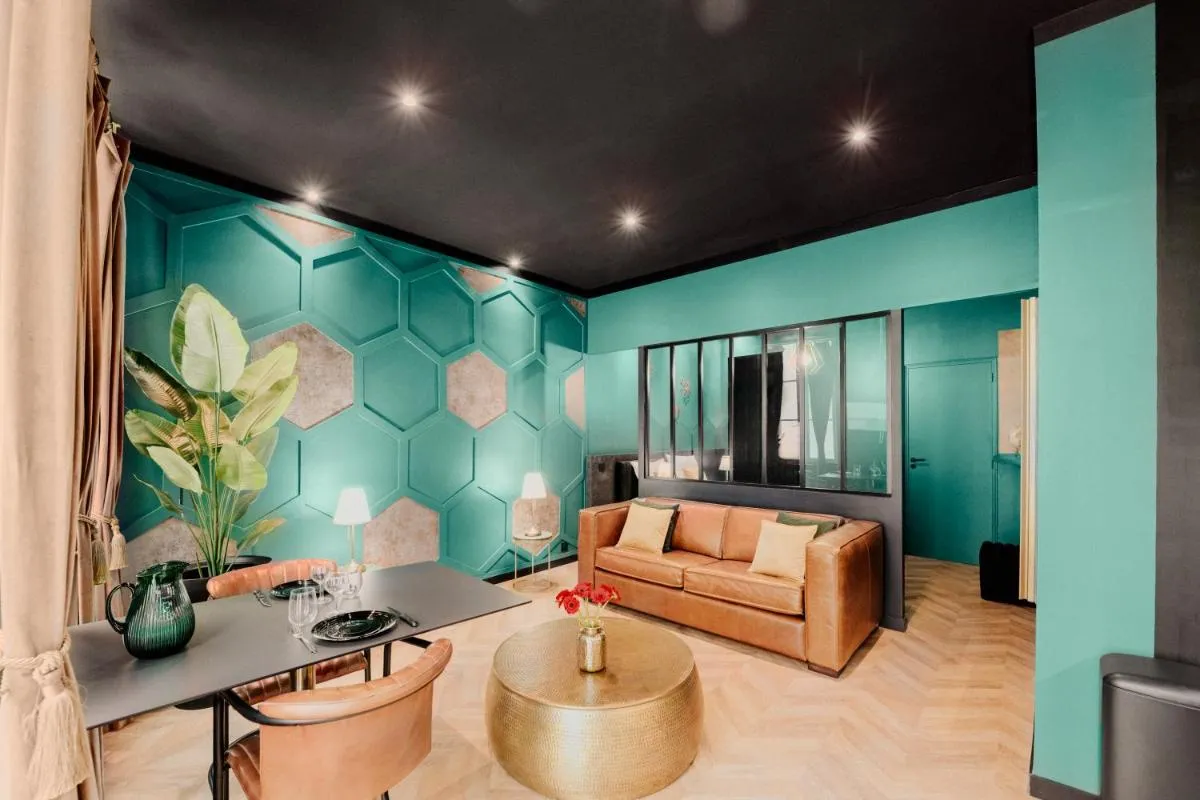 Image 2 of FREE PARKING – Self Checkin – WIFI – NETFLIX – CITY CENTER – LE COSTE by SUPERBORDEAUX