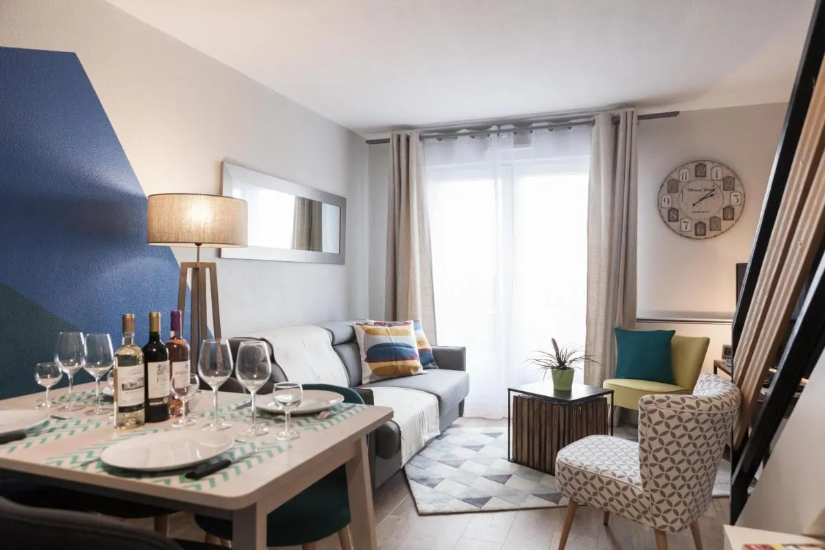 Image 6 of FREE Parking – Self Checkin – WIFI – Panoramique Terrasse – DUPLEX SAINT JEAN – SUPERBORDEAUX