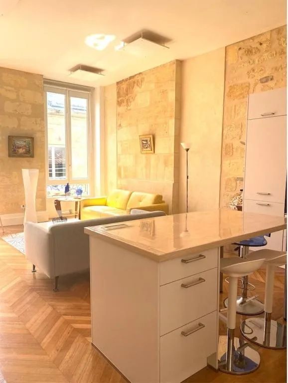 Image 5 of Fantastic 3-Room apartment heart of les Chartrons – Bordeaux