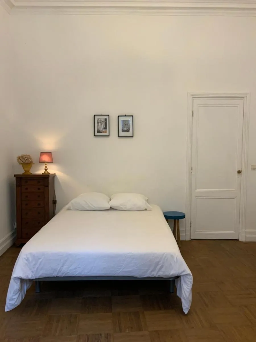 Image 1 of Grand studio style bordelais dans le triangle d’or