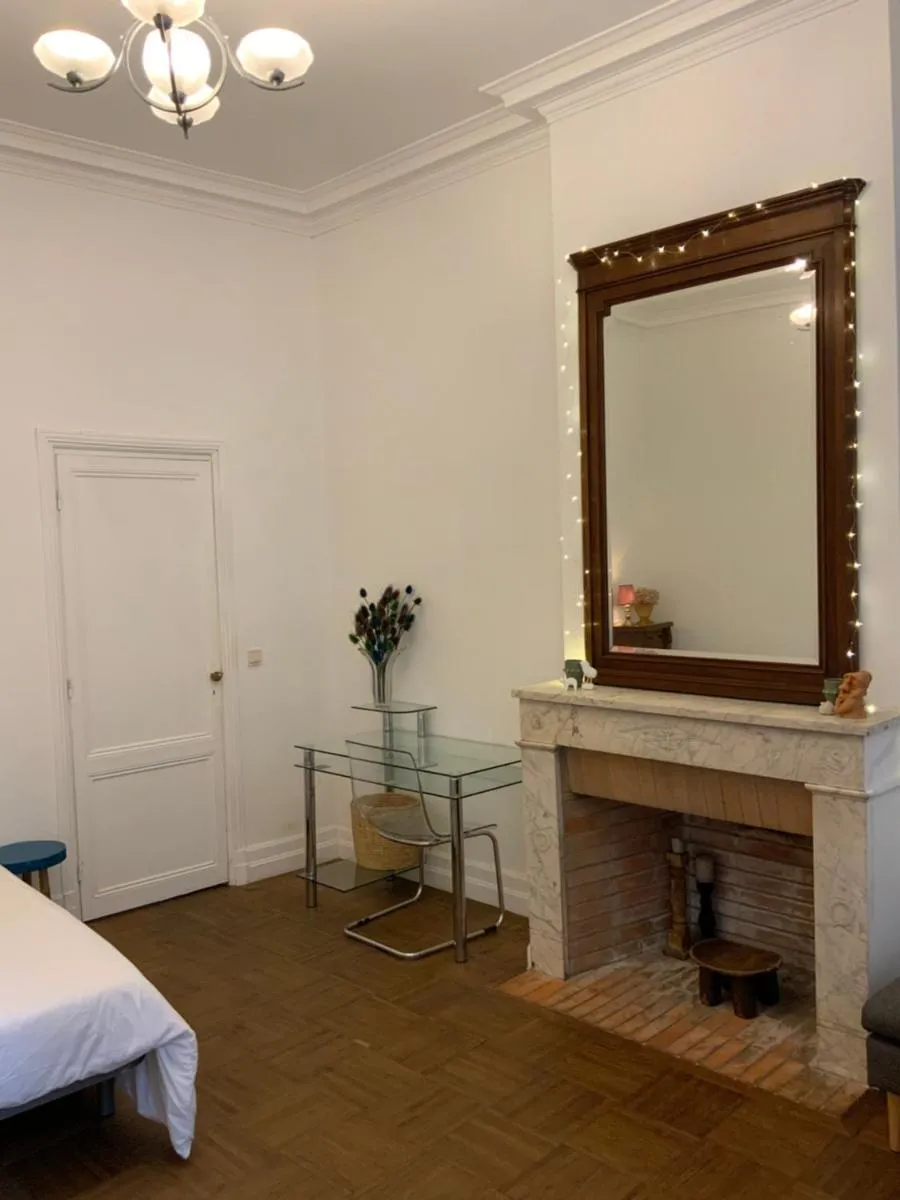 Image 2 of Grand studio style bordelais dans le triangle d’or