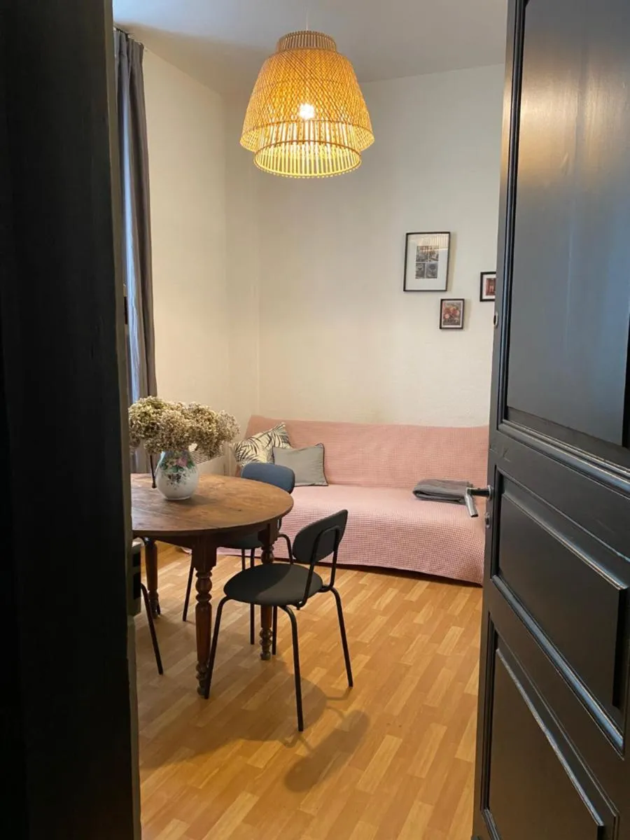 Image 3 of Grand studio style bordelais dans le triangle d’or