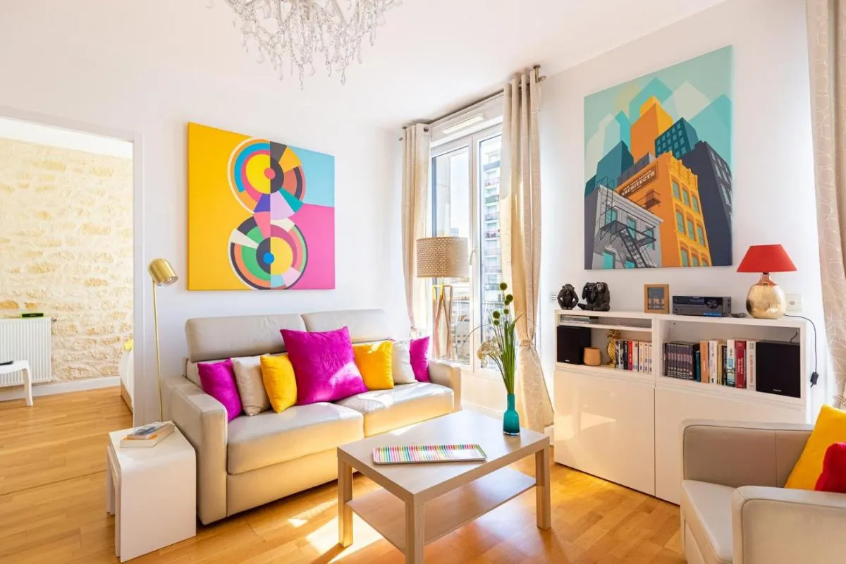 Image 1 of GuestReady – Bright Apt in city centre w/ Parking