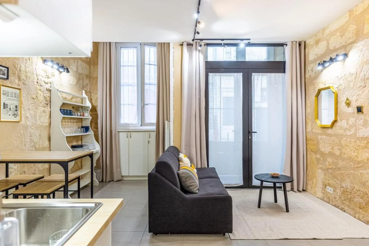 Image 1 of GuestReady – Cozy apt in Frederic & Isabelle place