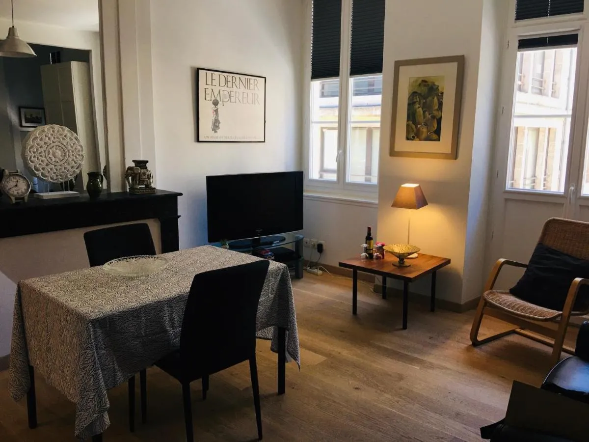 Image 2 of Joli et agréable studio