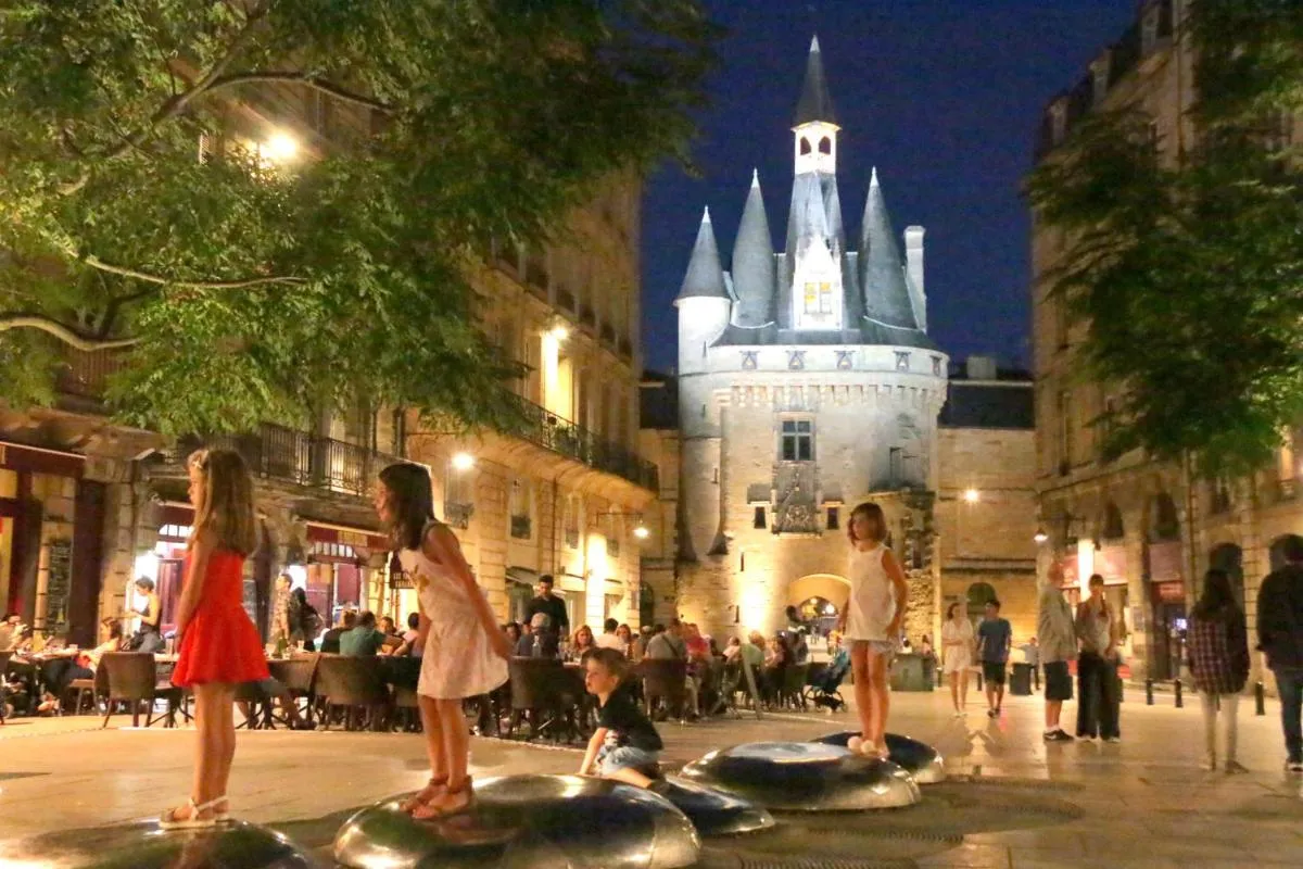 Image 1 of Key to Bordeaux – fairytale view, 2 bd + elevator
