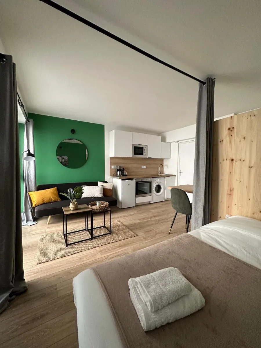 Image 2 of L’Atelier Sauvage – Studio Paisible Triangle d’Or