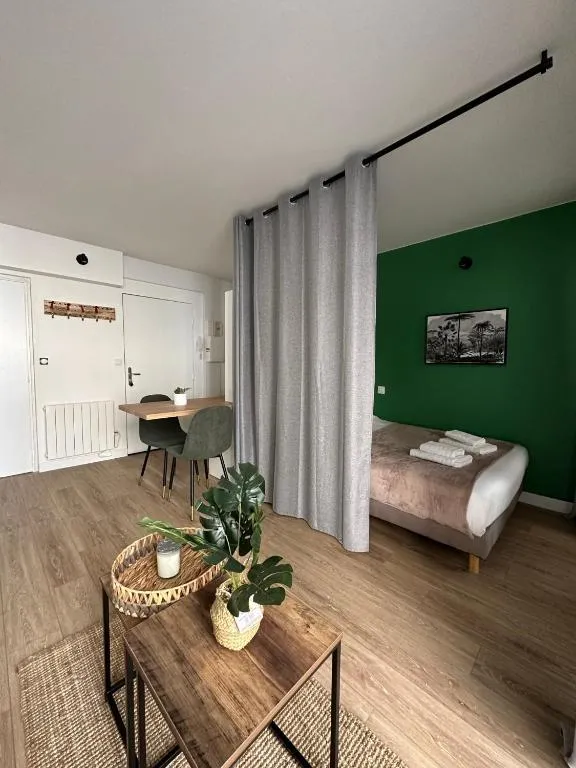 Image of L’Atelier Sauvage – Studio Paisible Triangle d’Or