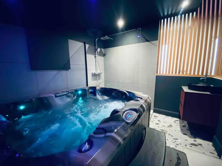 Image 2 of La Litchi Le 50 Suites and Spa centre ville