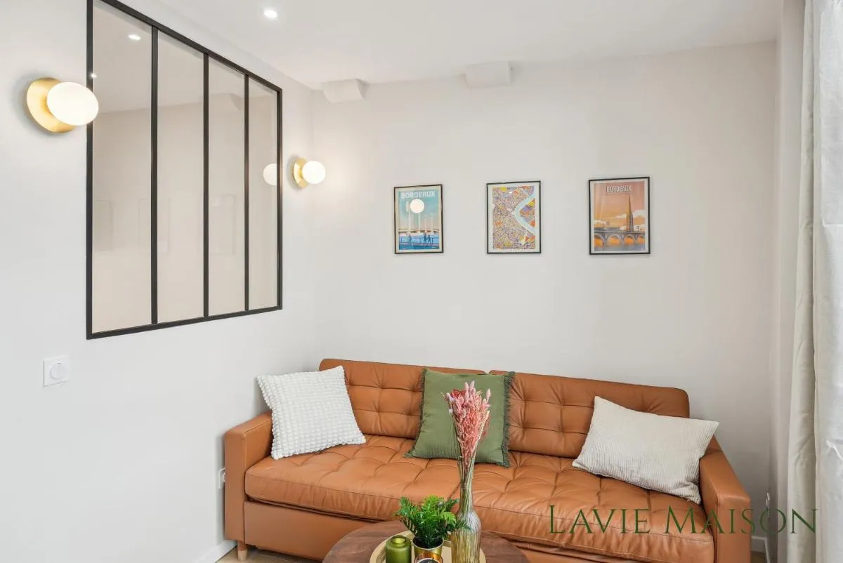 Image 2 of Lavie Maison Central & Hot Tub