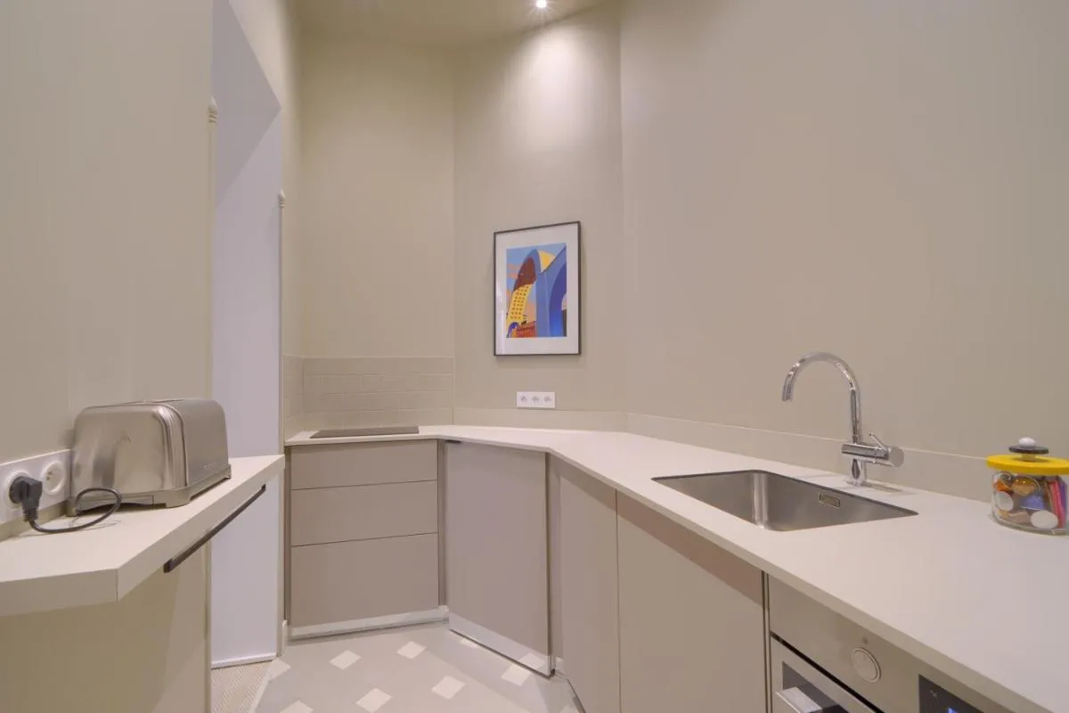 Image 2 of Le Nuage – Studio design à Triangle d’Or