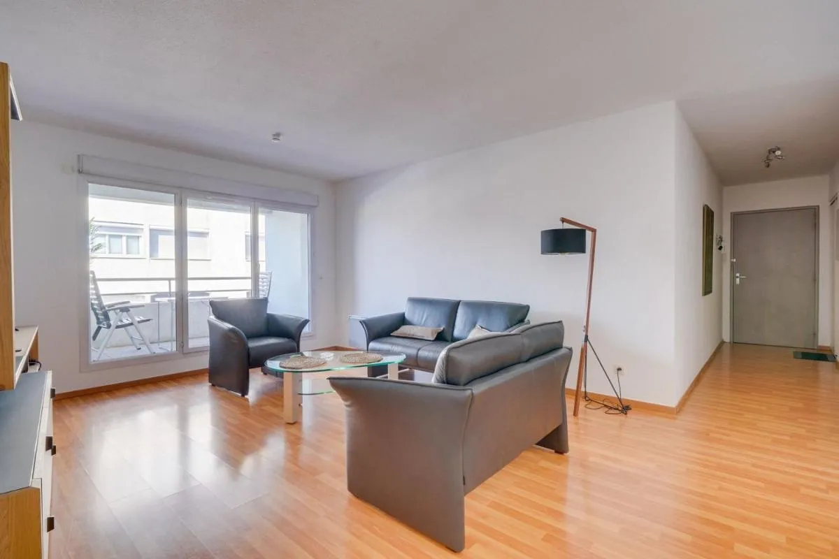 Image 1 of Lovely Bordeaux flat with parking